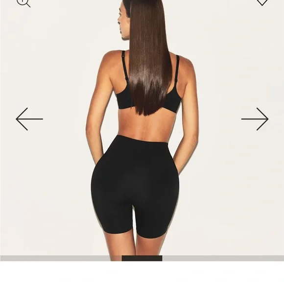 SKIMS hip enhancing padded shorts authentic size S - Picture 2 of 6